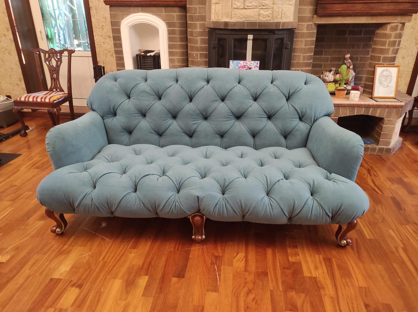 Обивка дивана. Александровск