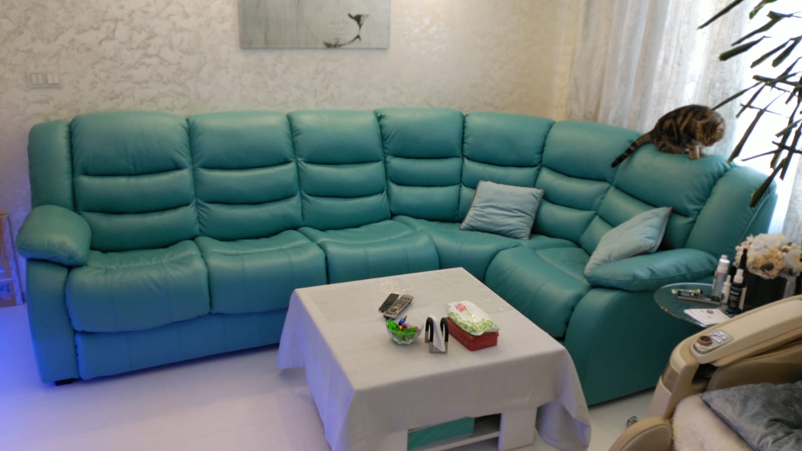 Перетяжка дивана на дому. Александровск